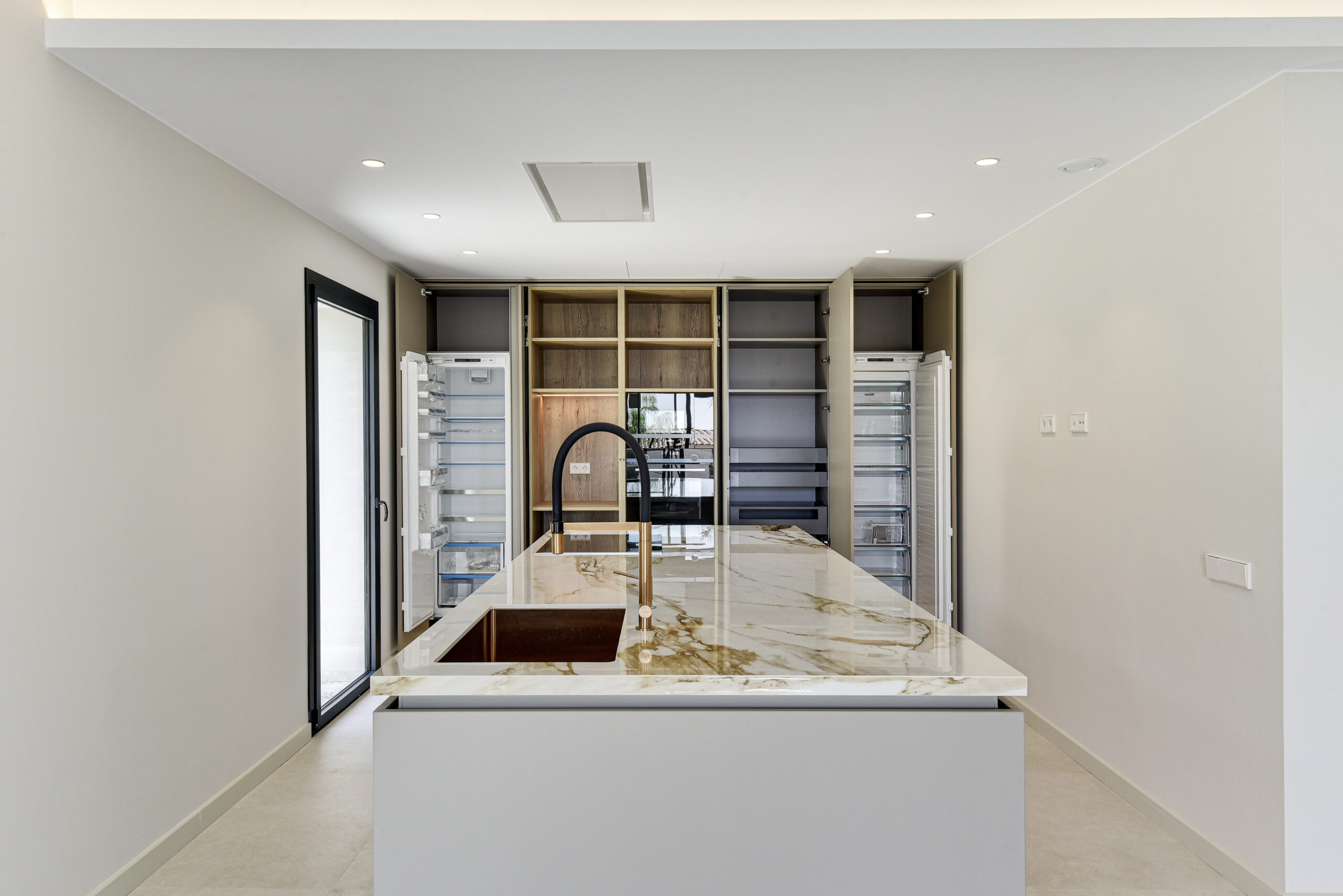 Zania Design - Cocina Abierta - Mobiliario Interior